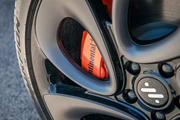 2026 MG IM6 PERFORMACE 100KWH Carousel 4
