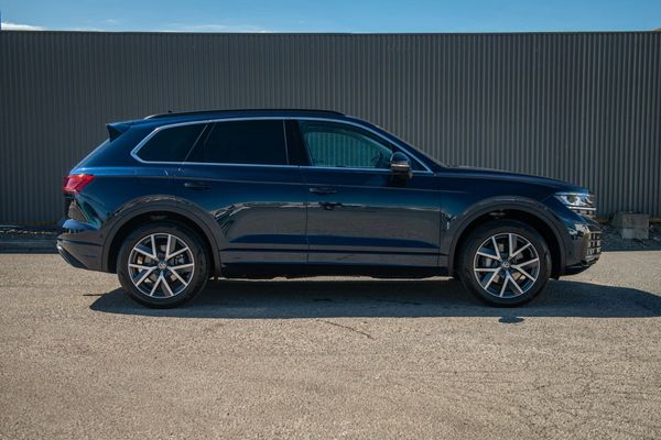 2025 Volkswagen Touareg TDI V6 Carousel 6