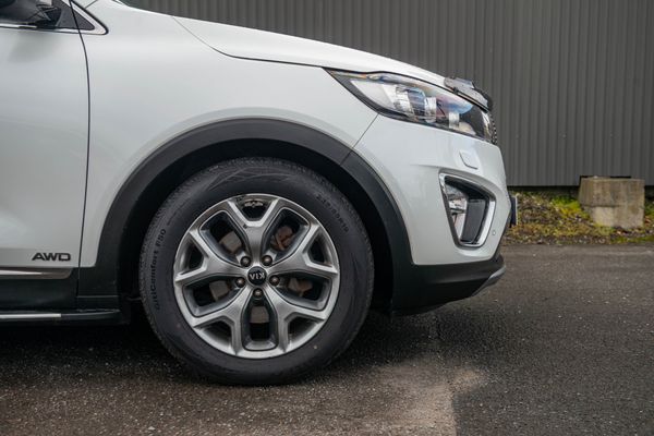 2016 Kia Sorento Ltd 2.2D/4Wd/6At/Sw Carousel 6
