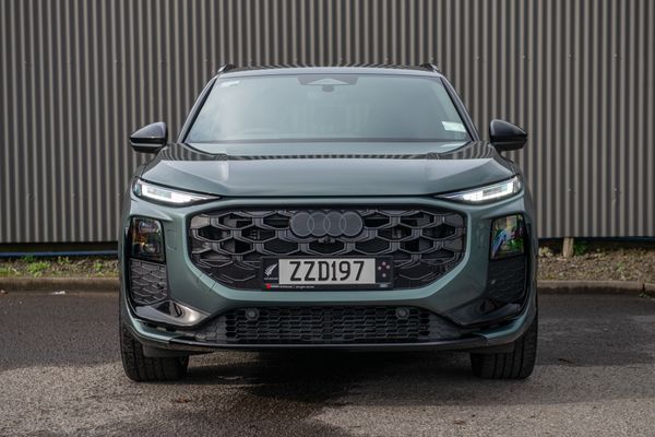 2026 Audi Q3 2.0TFSI 195kW S line quattro Carousel 4