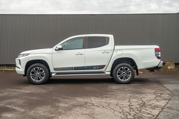 2022 Mitsubishi Triton Dc Glxr 6At 2.4D Carousel 16