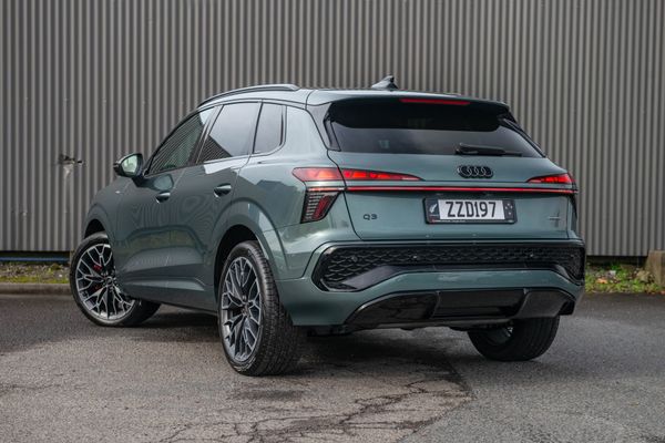 2026 Audi Q3 2.0TFSI 195kW S line quattro Carousel 8