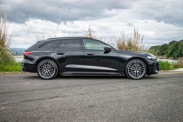 2025 Audi S5 Avant 3.0TFSI 270kW quattro Carousel 5