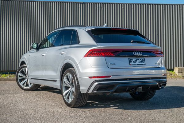 2019 Audi Q8 3.0TDI 210kW S line quattro Carousel 8