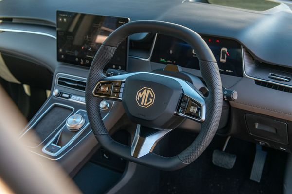 2026 MG S6 ESSENCE AWD Carousel 9