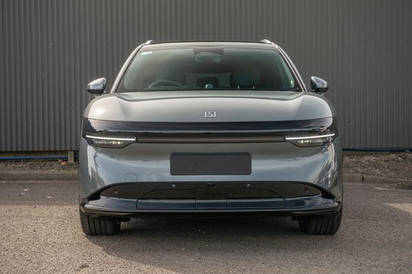 2026 Zeekr 7X Awd Performance Carousel 1