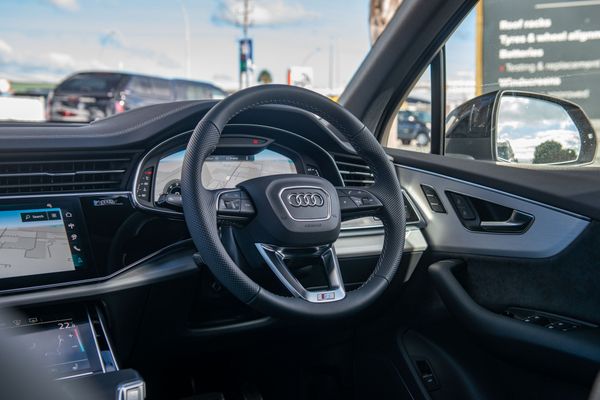 2026 Audi Q7 50 TDI 210kW S line quattro Carousel 13