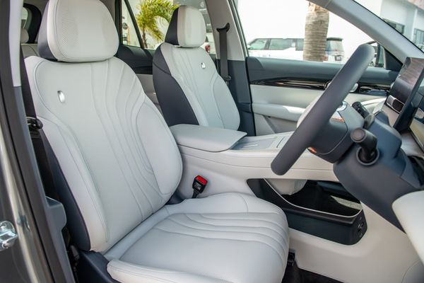 2026 Geely Starray EM-i Inspire Phev/At Carousel 9