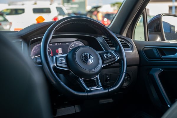 2018 Volkswagen Tiguan TSI R-Line 4Motion Carousel 14