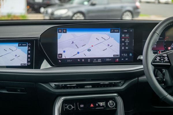 2026 Audi Q5 2.0TFSI MHEV+ S line quattro Carousel 13
