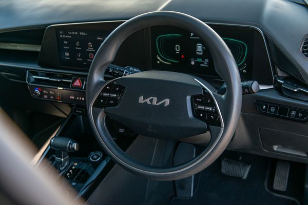 2023 Kia Niro Light 1.6Ph/6Am