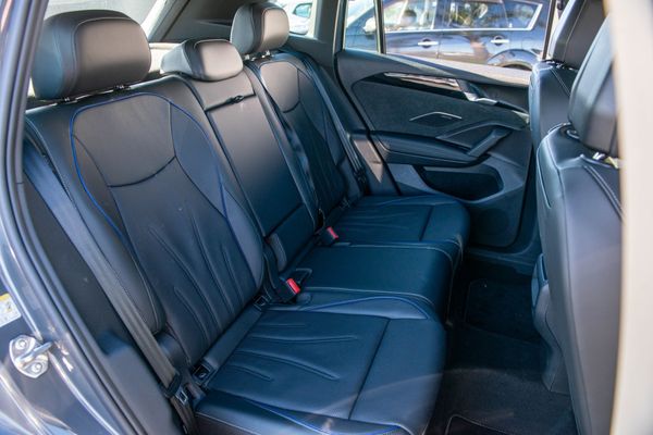 2026 Volkswagen Tiguan R-Line 2WD with Touring package Carousel 12