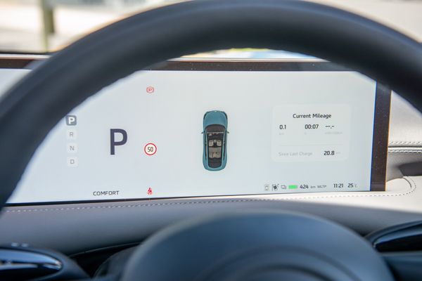 2026 MG IM6 PERFORMACE 100KWH Carousel 16