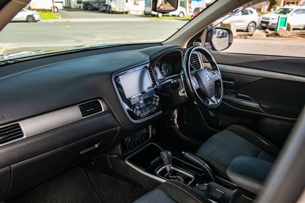 2017 Mitsubishi Outlander Xls 2.0P/Cvt Carousel 15