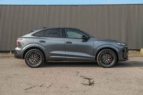 2026 Audi Q3 2.0TFSI 195kW S line quattro Sportback Carousel 5