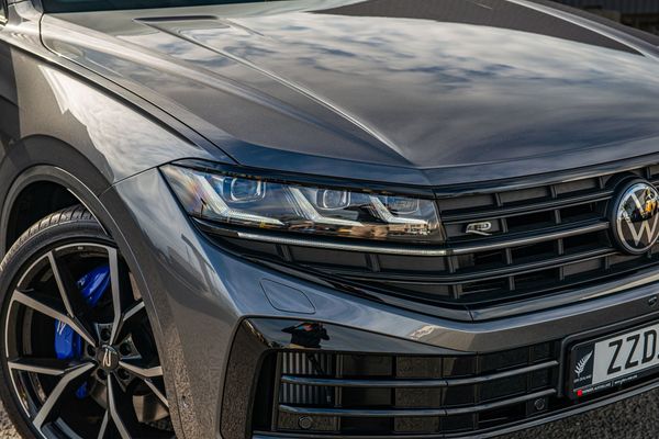 2026 Volkswagen Touareg R Phev Carousel 3