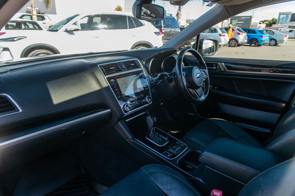 2018 Subaru Outback 3.6R 3.6P/4Wd/6Cvt Carousel 16