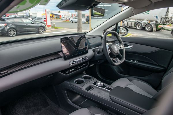 2026 MG 4 ESSENCE 64KWH Carousel 14