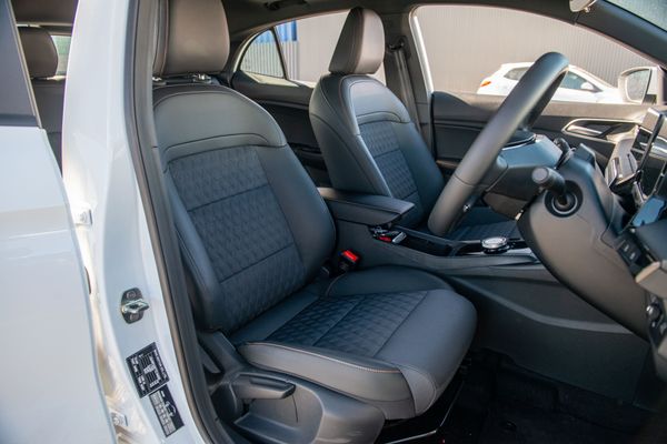2026 MG 3 Essence Hybrid Carousel 13