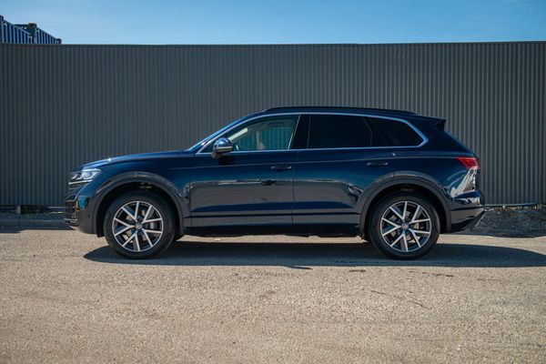 2025 Volkswagen Touareg TDI V6 Carousel 8