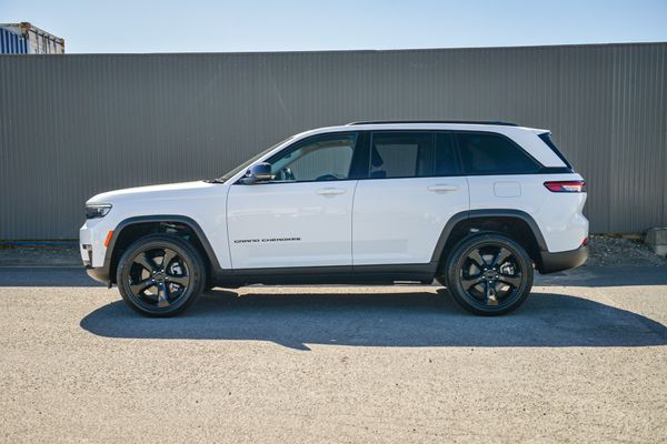 2026 Jeep Grand Cherokee Limited 5-Seat 3.6P Carousel 3