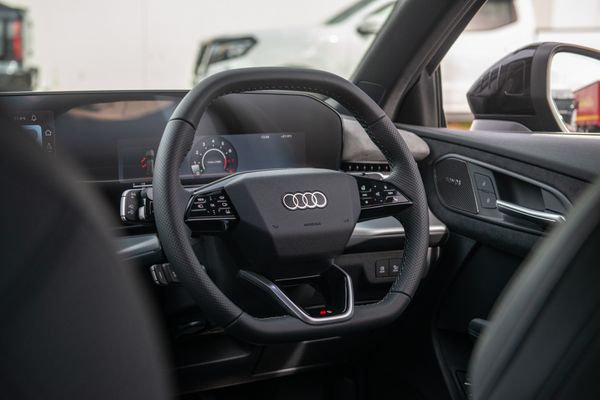 2026 Audi Q3 2.0TFSI 195kW S line quattro Carousel 10