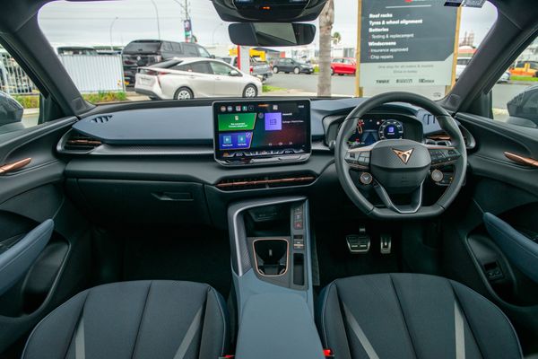 2026 CUPRA Terramar V e-HYBRID 1.5 150kW PHEV Carousel 11