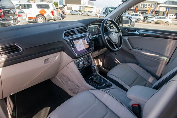 2017 Volkswagen Tiguan TSI Highline 4Motion Carousel 14