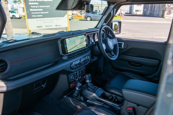 2026 Jeep Wrangler Rubicon 2.0P/4Wd/8At Carousel 13