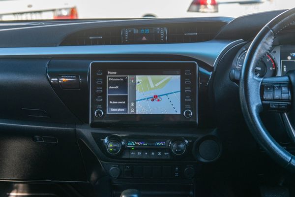 2022 Toyota Hilux Sr5 Td Dc 2.8Dt Carousel 12