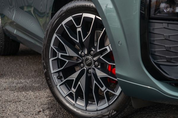 2026 Audi Q3 2.0TFSI 195kW S line quattro Carousel 2