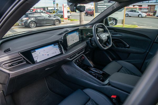 2026 Audi SQ5 3.0TFSI 270kW MHEV+ Sportback quattro Carousel 13