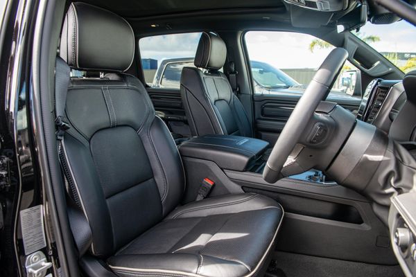 2026 RAM 1500 Limited I6 Rb Night Carousel 9