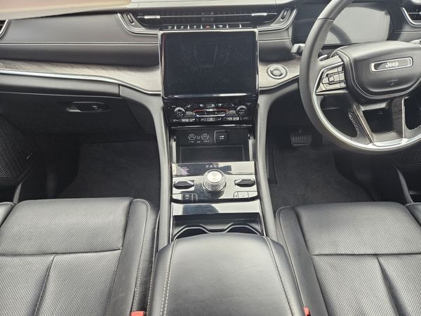 2024 Jeep Grand Cherokee Overland 3.6P/4Wd Carousel 18