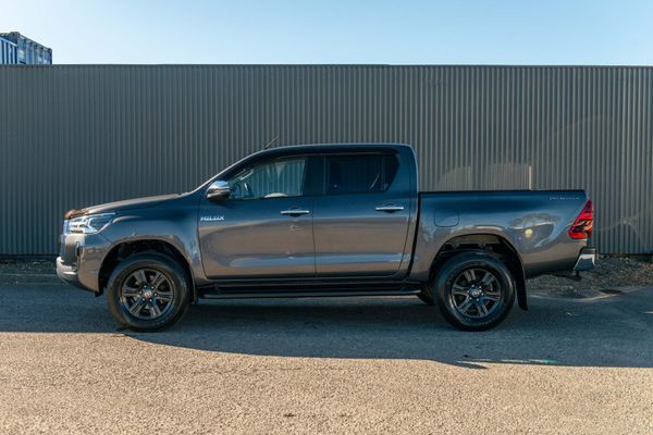 2022 Toyota Hilux Sr5 Td Dc 2.8Dt Carousel 6