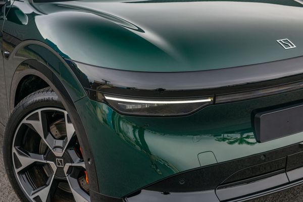 2026 Zeekr 7X Awd Performance Carousel 5