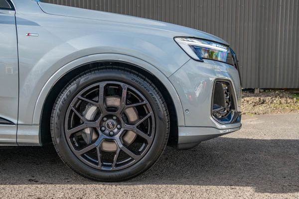 2026 Audi Q7 50 TDI 210kW S line quattro Carousel 5