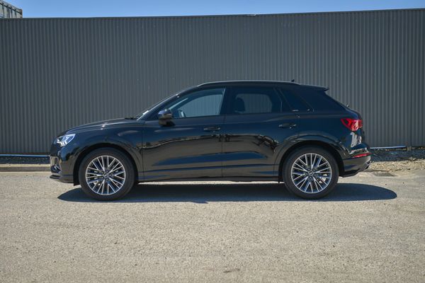 2025 Audi Q3 35 1.4TFSI Dynamic Black Edition Carousel 6