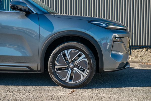 2025 Geely Starray EM-i Complete Phev/At Carousel 12