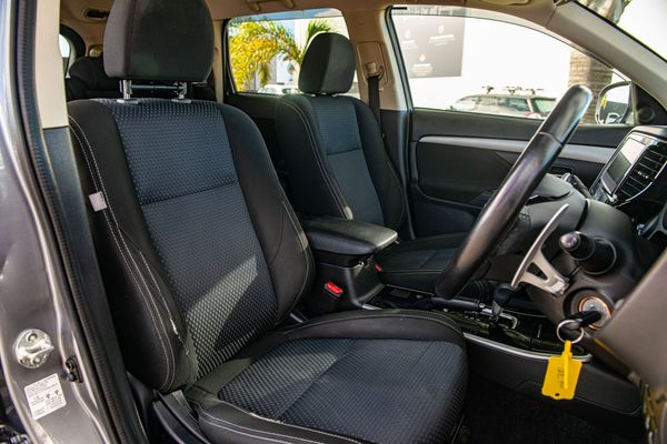 2017 Mitsubishi Outlander Xls 2.0P/Cvt Carousel 10