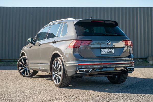 2021 Volkswagen Tiguan TSI R-Line 4Motion 2.0 Carousel 9