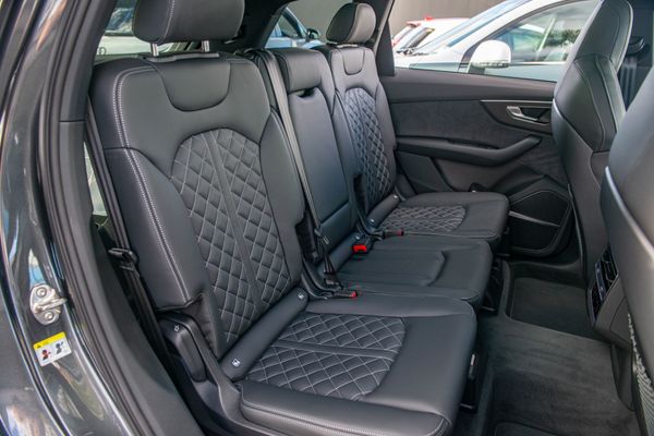2026 Audi SQ7 4.0TFSI 373kW quattro Carousel 6