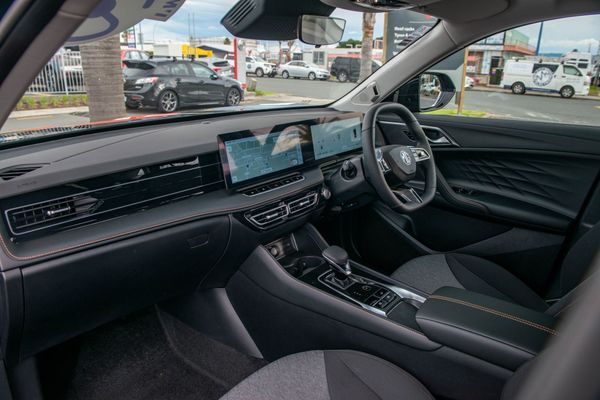 2026 MG HS EXCITE Super Hybrid PHEV Carousel 14