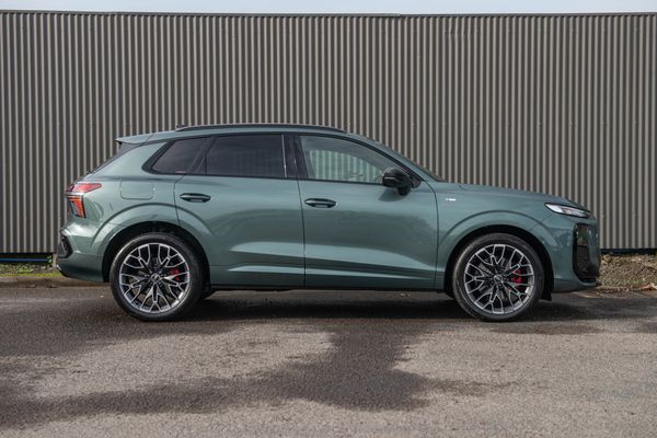 2026 Audi Q3 2.0TFSI 195kW S line quattro Carousel 5