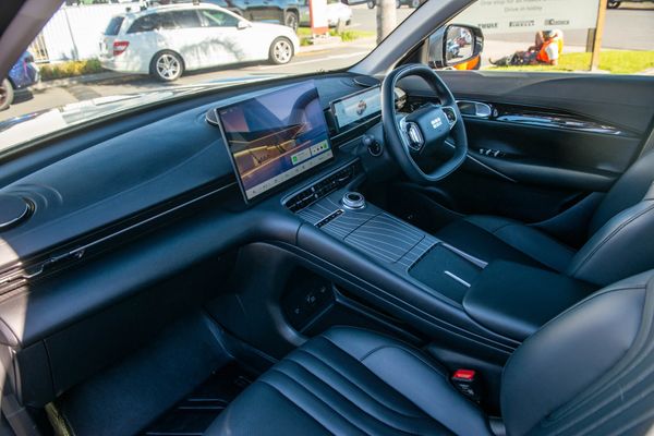 2025 Geely Starray EM-i Complete Phev/At Carousel 2