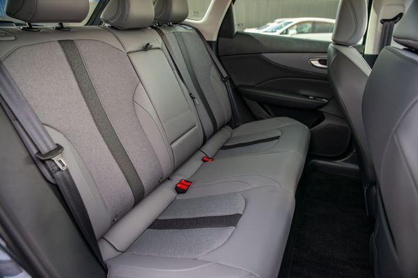 2026 MG S5 ESSENCE 62KWH Carousel 11