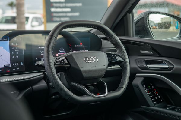2026 Audi Q5 2.0TFSI MHEV+ S line quattro Carousel 10