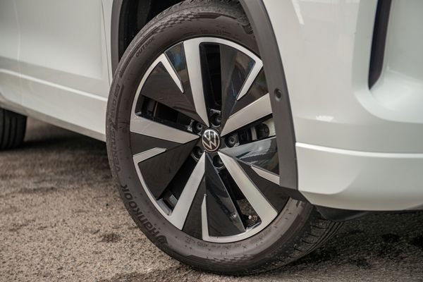 2026 Volkswagen Tayron Elegance AWD Touring Package Carousel 4