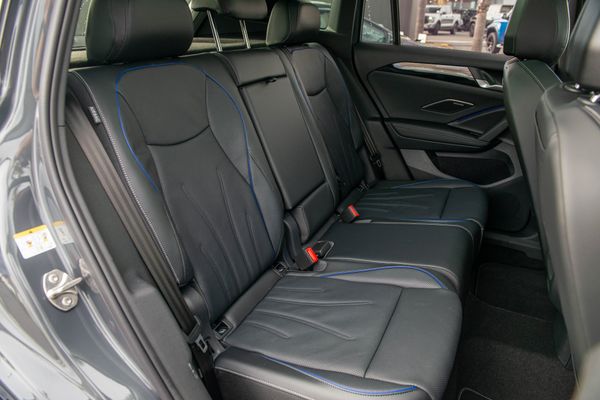 2026 Volkswagen Tiguan R-Line AWD with Touring Package Carousel 10