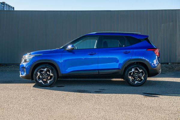 2023 Kia Seltos Lx+ 2.0P/Iv Carousel 6